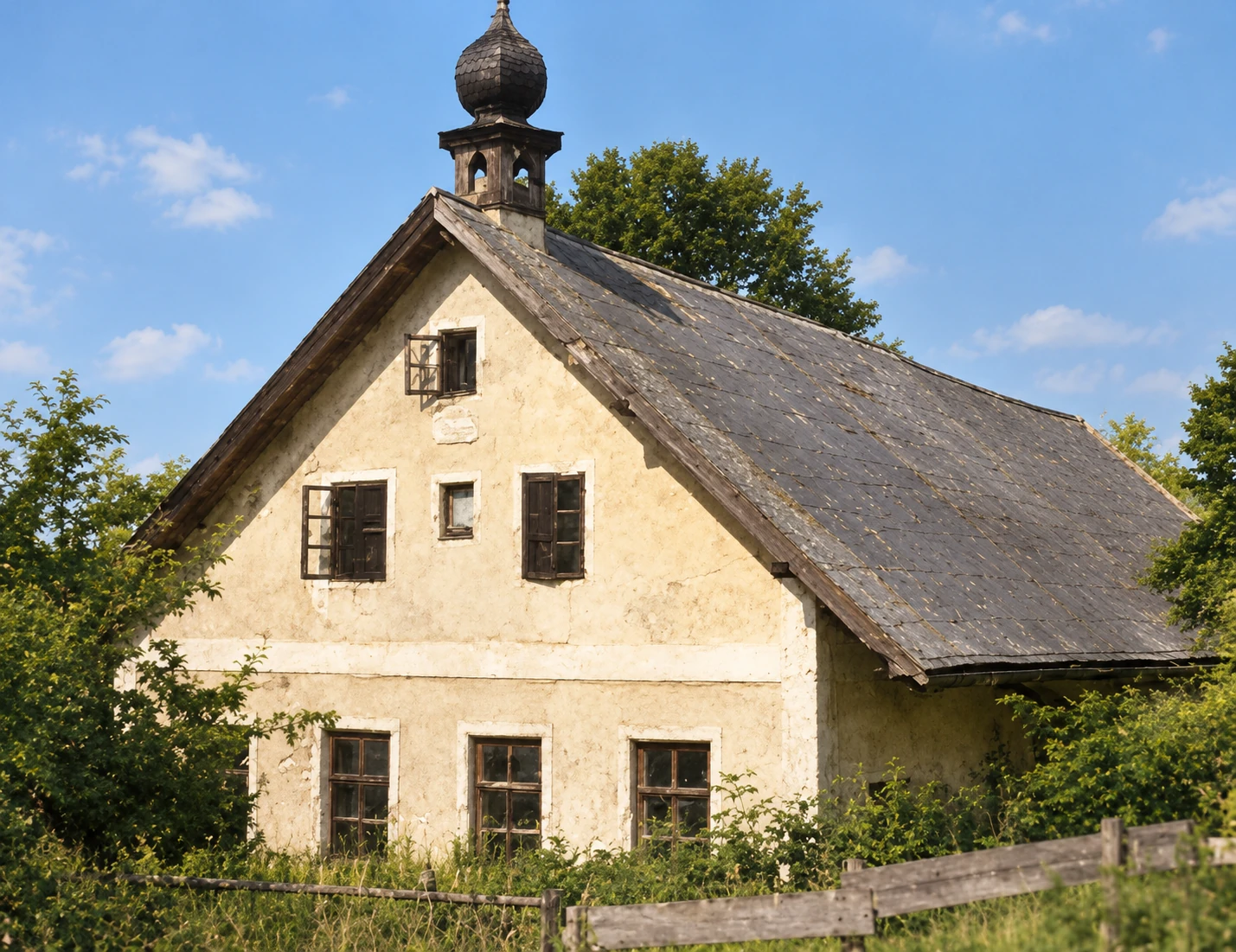 Historický snímek statku Pohádka s věžičkou, kolorovaný a obnovený pomocí AI